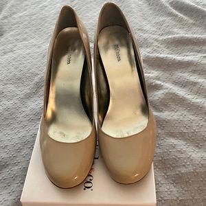khaki heels
